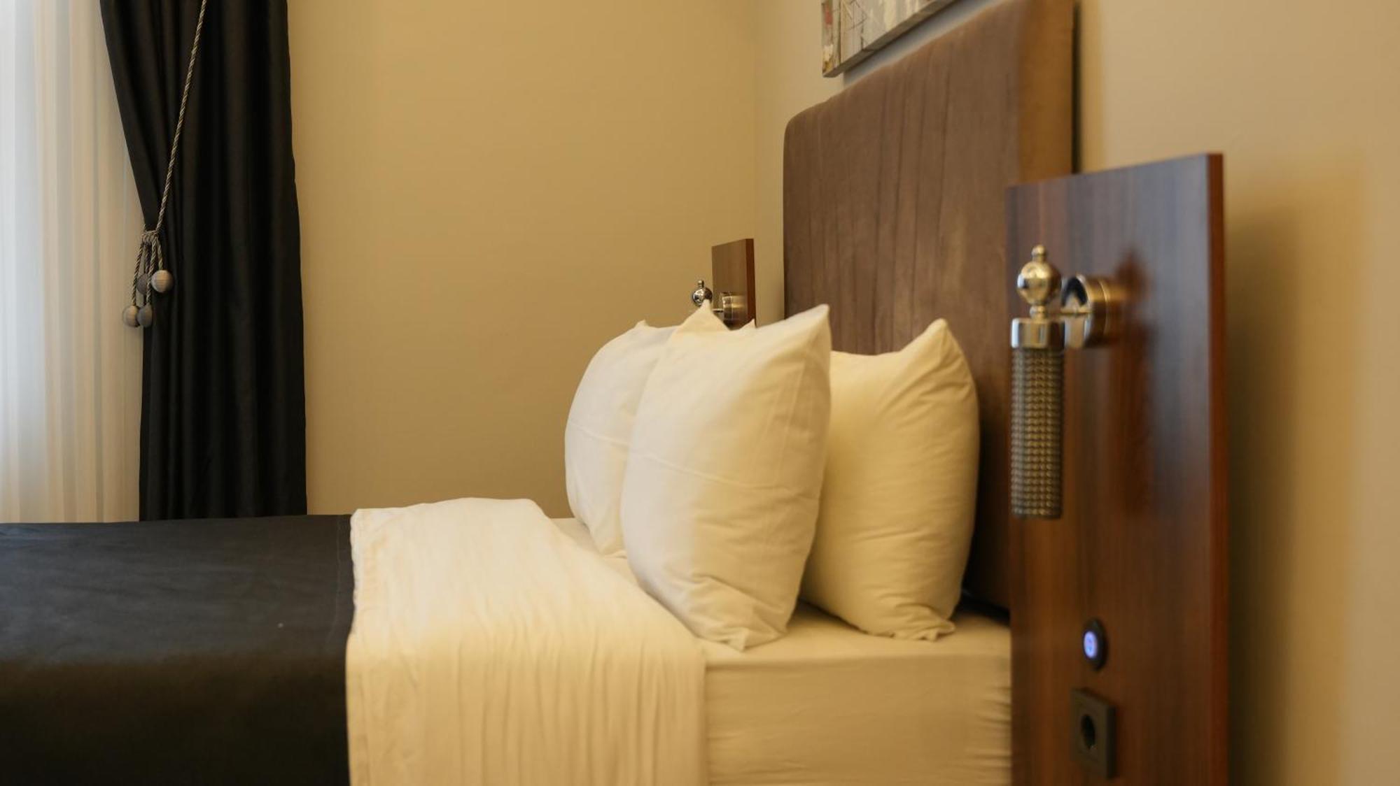 Grand Krone Hotel Çınarcık Bagian luar foto
